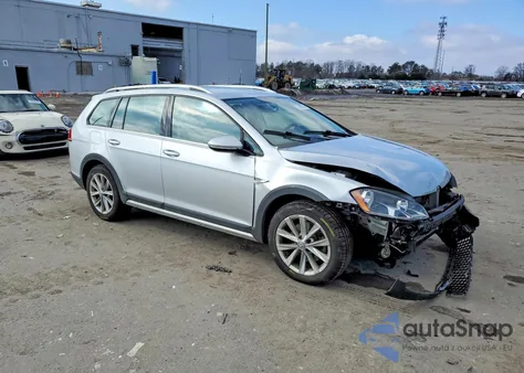 2017 Volkswagen Golf Alltrack S z USA, uszkodzony, nr VIN 3VWH17AUXHM526555